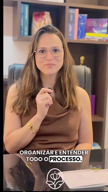 Dra. Taís em seu consultório na Clínica Geração Mulher